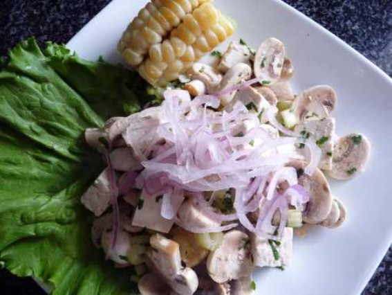 Ceviche de tofu y champiñones
